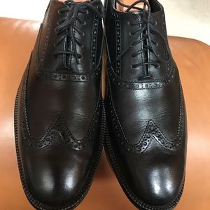 Cole Haan wingtips size 9.5 d